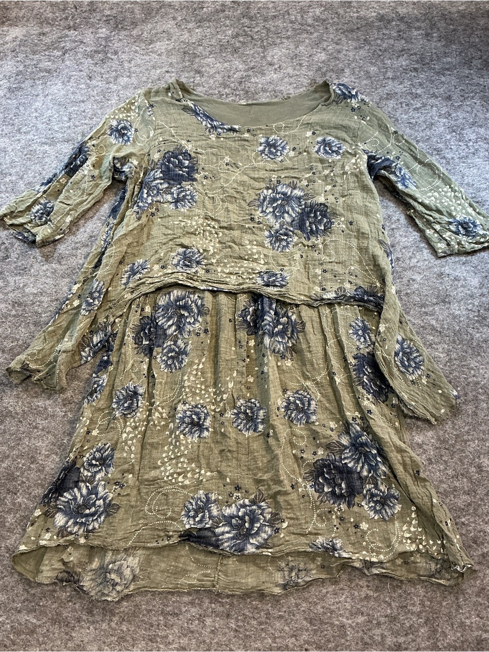 Unbranded Floral Tiered Olive Green Dress with Blue Blooms Size L